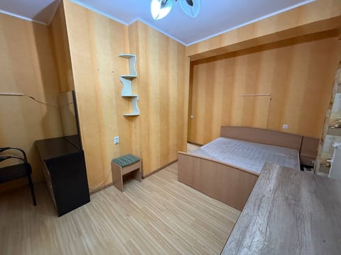 Продаётся 4-комнатная квартира в Мирабадском районе