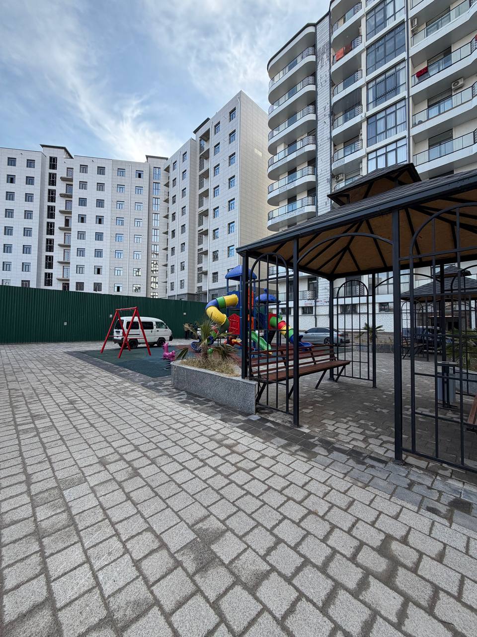 Продается в новостройке ЖК Shahriobod 3х комнатная