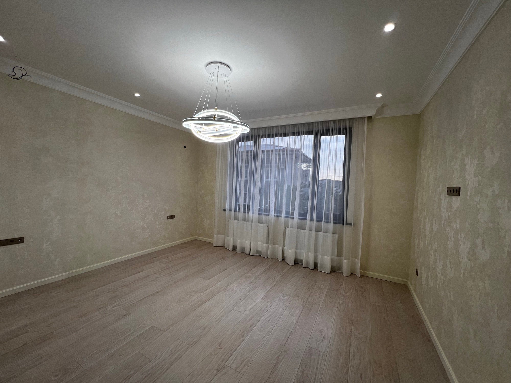 Новый дом 250 м² на участке 2,2 сотки в Мирабадском районе
